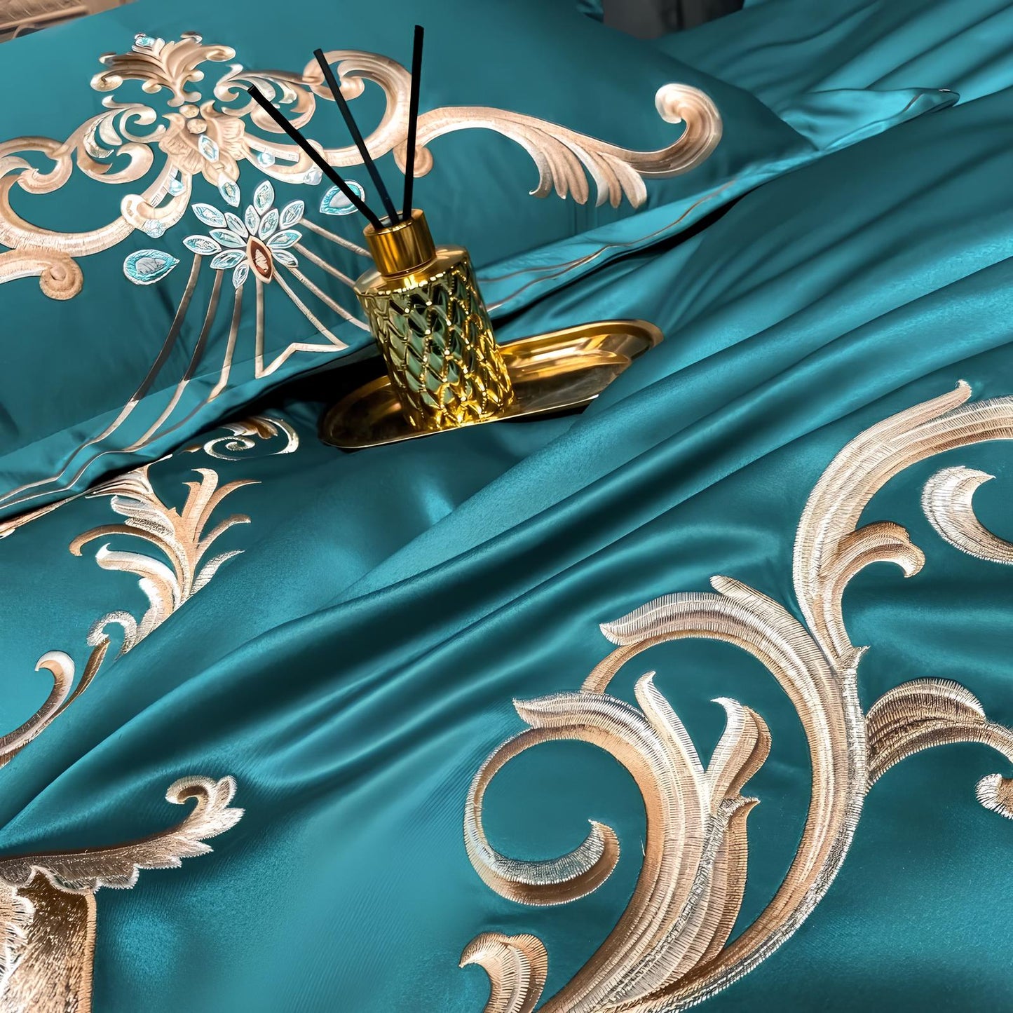 Green Luxury Royal Gold Embroidery Glossy Cotton Bedding Set, 400TC - Homevalley.co.uk
