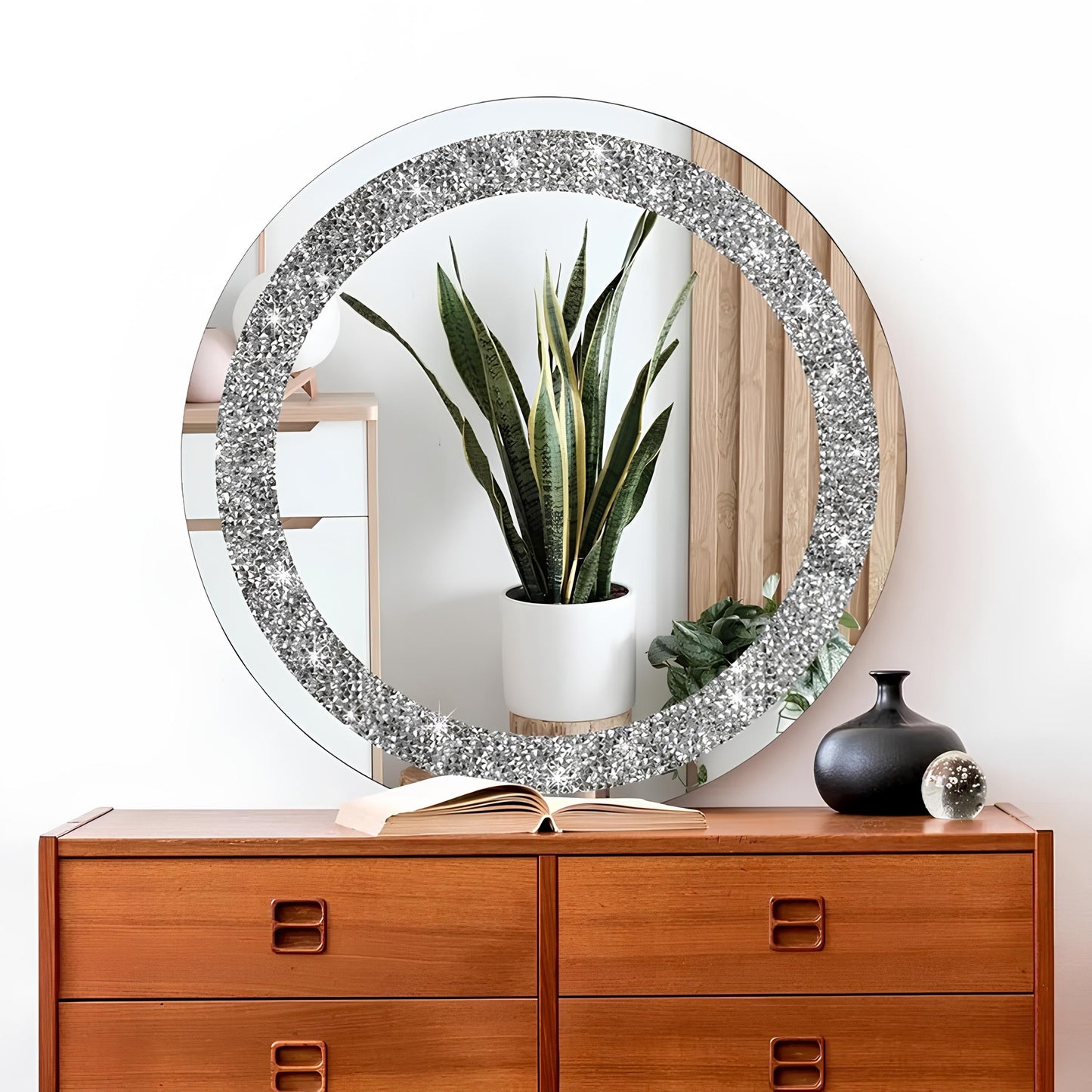 Round Decorative Wall Mirror with Crushed Crystal Diamonds - Homevalley.co.uk