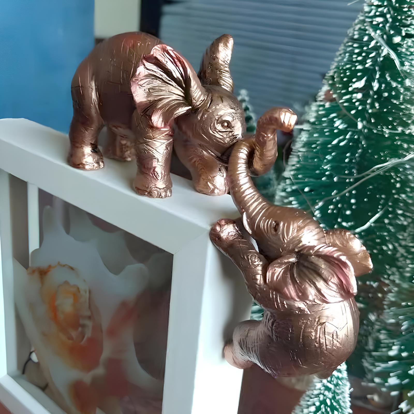 Elephants Resin Figurine - Homevalley.co.uk
