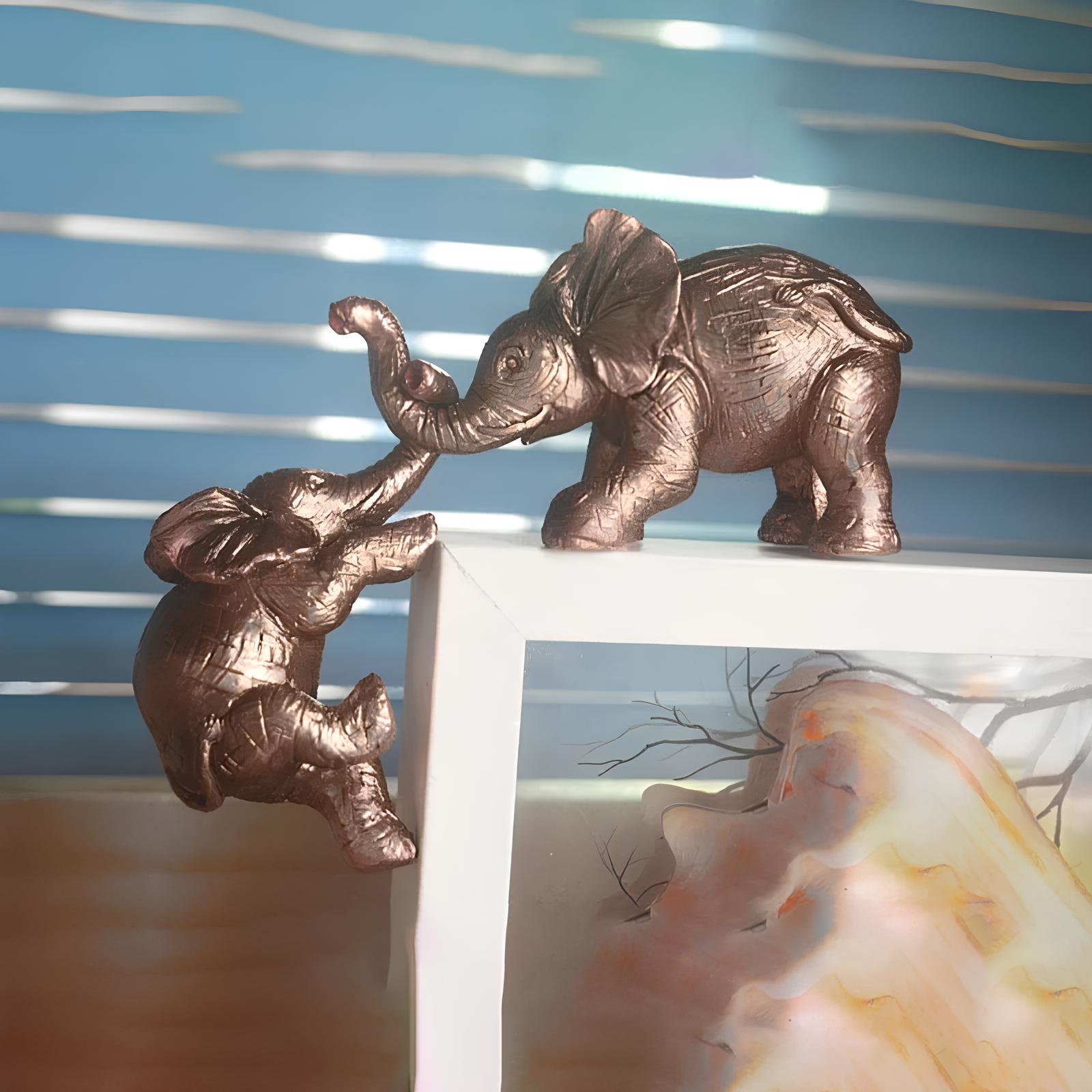 Elephants Resin Figurine - Homevalley.co.uk