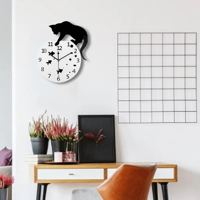 Round Wall Clock with Cat Design - Homevalley.co.uk
